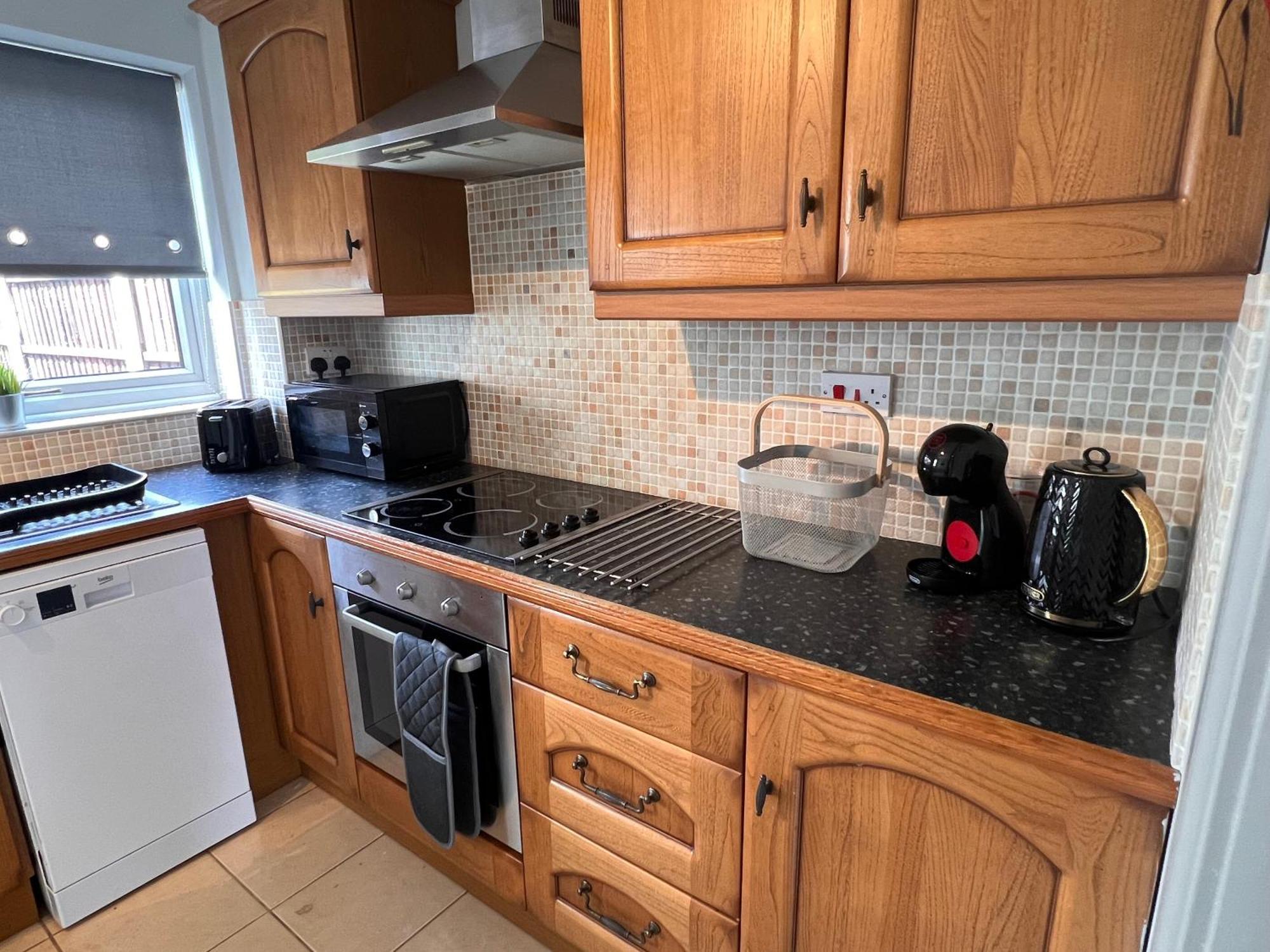 Contractors Or Family House - M1 Nottingham - Ikea Retail Park - Catkin Drive - 2 Bed Home With Driveway, Private Garden, Sleeps 4 - Tv'S In All Rooms Giltbrook Bagian luar foto