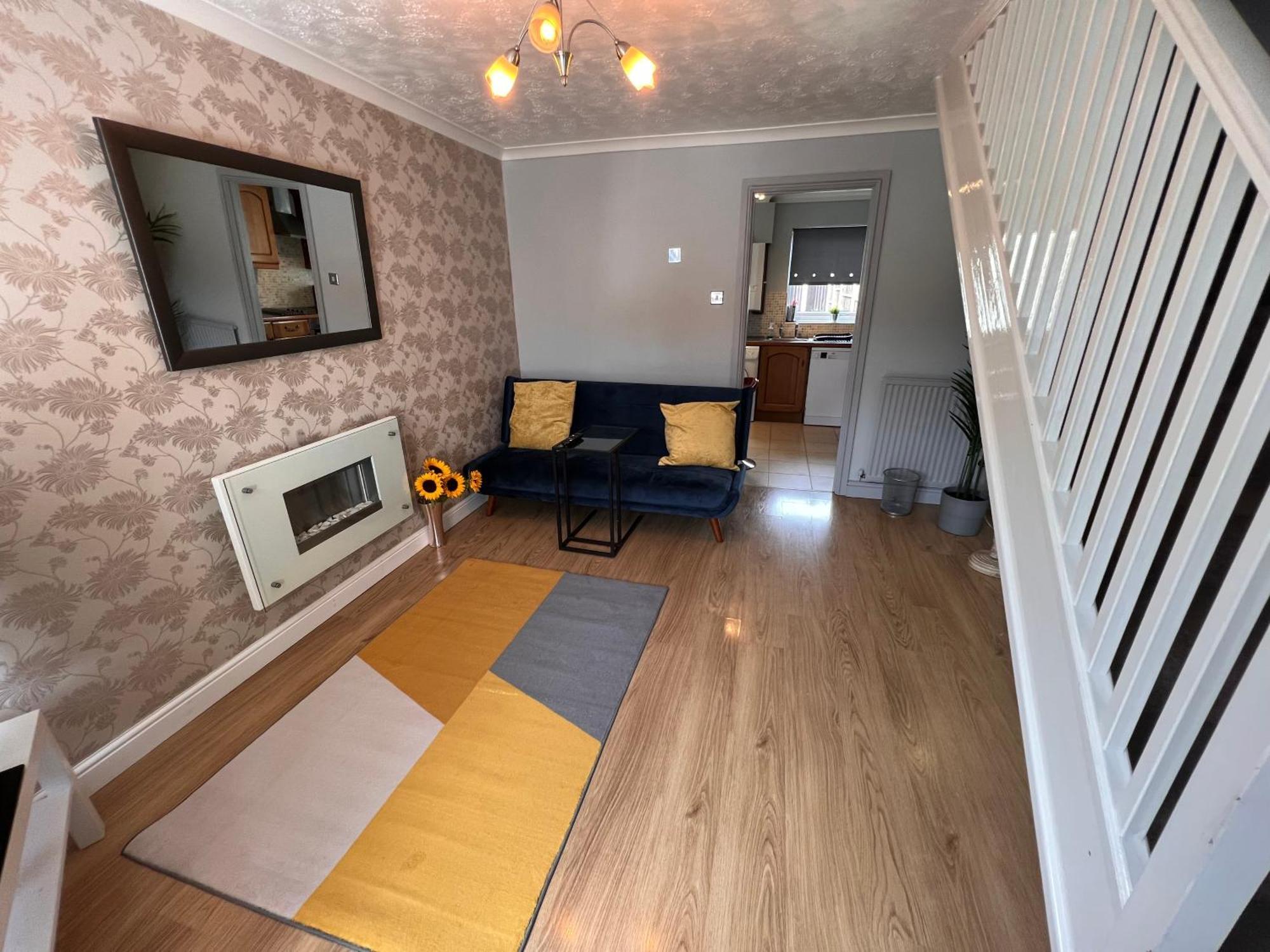 Contractors Or Family House - M1 Nottingham - Ikea Retail Park - Catkin Drive - 2 Bed Home With Driveway, Private Garden, Sleeps 4 - Tv'S In All Rooms Giltbrook Bagian luar foto